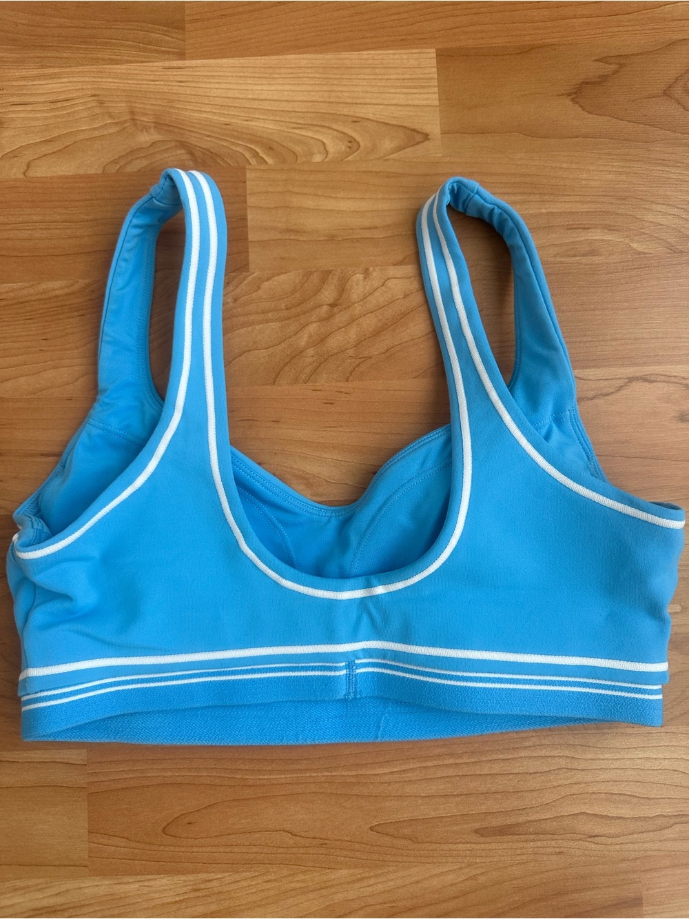 NEVER WORN ALO Yoga Airbrush Heart Throb Sports Bra - Picture 4 of 10